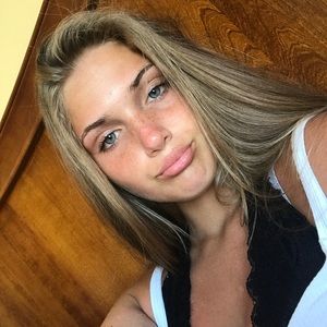 Meet your Posher, Paige